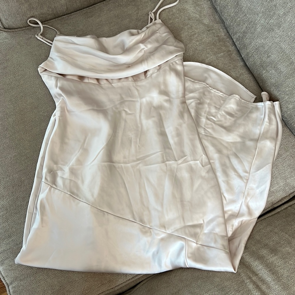 Selfie Leslie champagne dress